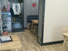 -扒虾小妹儿麻辣海鲜(宏图街店)