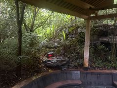 -腾冲洞山温泉村