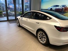 -TESLA 特斯拉(上海太古汇体验店)