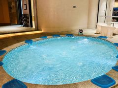 -涨巢·潮玩水疗局