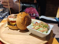 牛肉培根汉堡-遇见西木美式餐厅(体育路店)