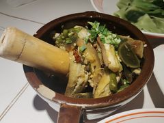 -阿瓦山寨·湘菜现炒·剁椒鱼头王(咸阳总店)