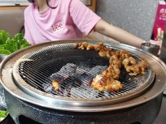 -围炉肉舍•炭烤活鳗•丹东海鲜烤肉(步行街店)