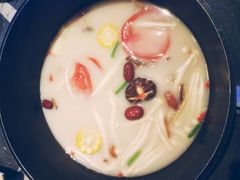 -三人行骨头王火锅(长寿店)