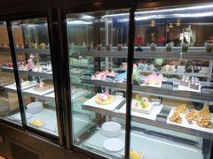面包甜点陈列柜-川骄海鲜自助(河东店)