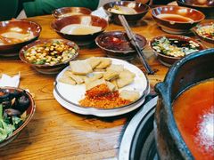 -贵府酸汤牛肉火锅·贵州老字号(飞山街店)