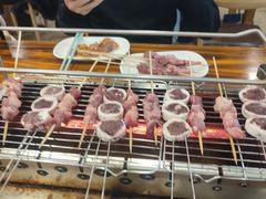 -哈尔滨小酒馆·鲜肉现穿自助烧烤(康新花园店)