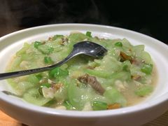 鲜丝瓜焖河蚌-费大厨辣椒炒肉(万家丽一店)