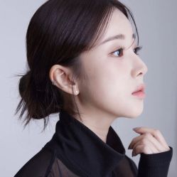 -变画·发型STUDIO