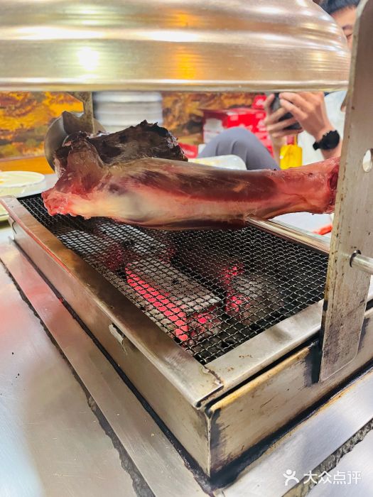 腾格勒烤羊腿图片