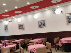 大堂-红宝石·鲜奶小方·海派西点房(南丹店)