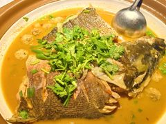 土烧溱湖鱼头-老海陵·泰州菜(图书馆店)