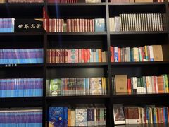 -钟书阁(松江泰晤士小镇店)