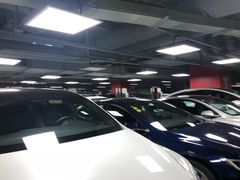 -万象天地-停车场