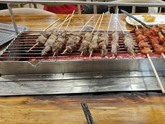 -哈尔滨小酒馆·鲜肉现穿自助烧烤(康新花园店)
