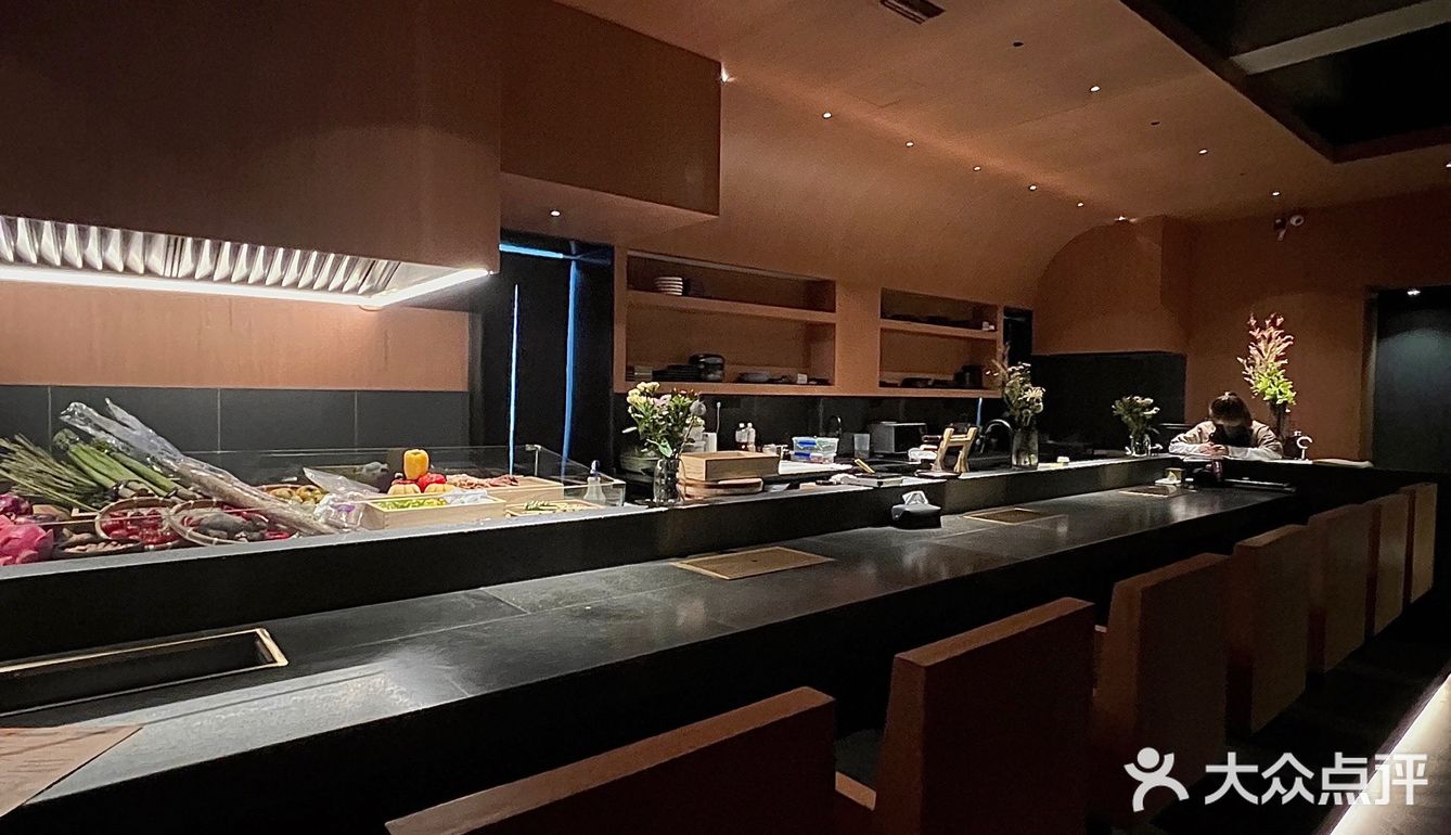 贵阳探店｜藏在市区很有氛围感的宝藏餐厅酒吧