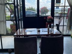 靠窗位-NOTOOCAFE不二咖啡馆(岩前店)