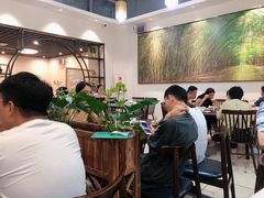 -胡须哥网红竹筒菜