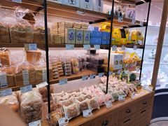面包甜点陈列柜-巴黎贝甜(五道口店)