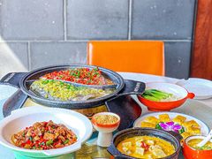 -阿瓦山寨·湘菜现炒·剁椒鱼头王(咸阳总店)
