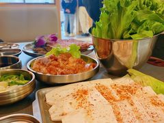 -围炉肉舍•炭烤活鳗•丹东海鲜烤肉(步行街店)