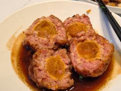 鸭蛋黄狮子头-梅飞酒家(桑园路店)