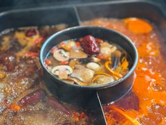 -老牌坊云南鱼豆花火锅(爱建店)