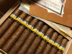 -Estaeslavida分享茄雪茄吧(亿彩购物中心店)