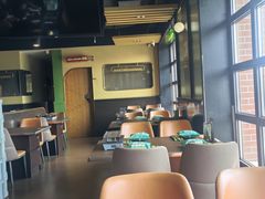 -曼听小寨海鲜烧烤·大连辣炒大王(盖州街店)