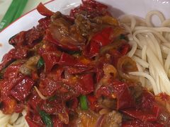辣皮子肉拌面-托克逊老四号餐厅