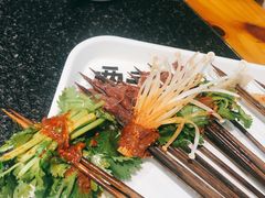 -两三事小郡肝串串香火锅(桂庙店)