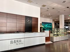 -奔驰北京极光星徽(四元桥店)