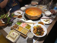 -野山舂·贵州现舂酸汤牛肉(民生路店)