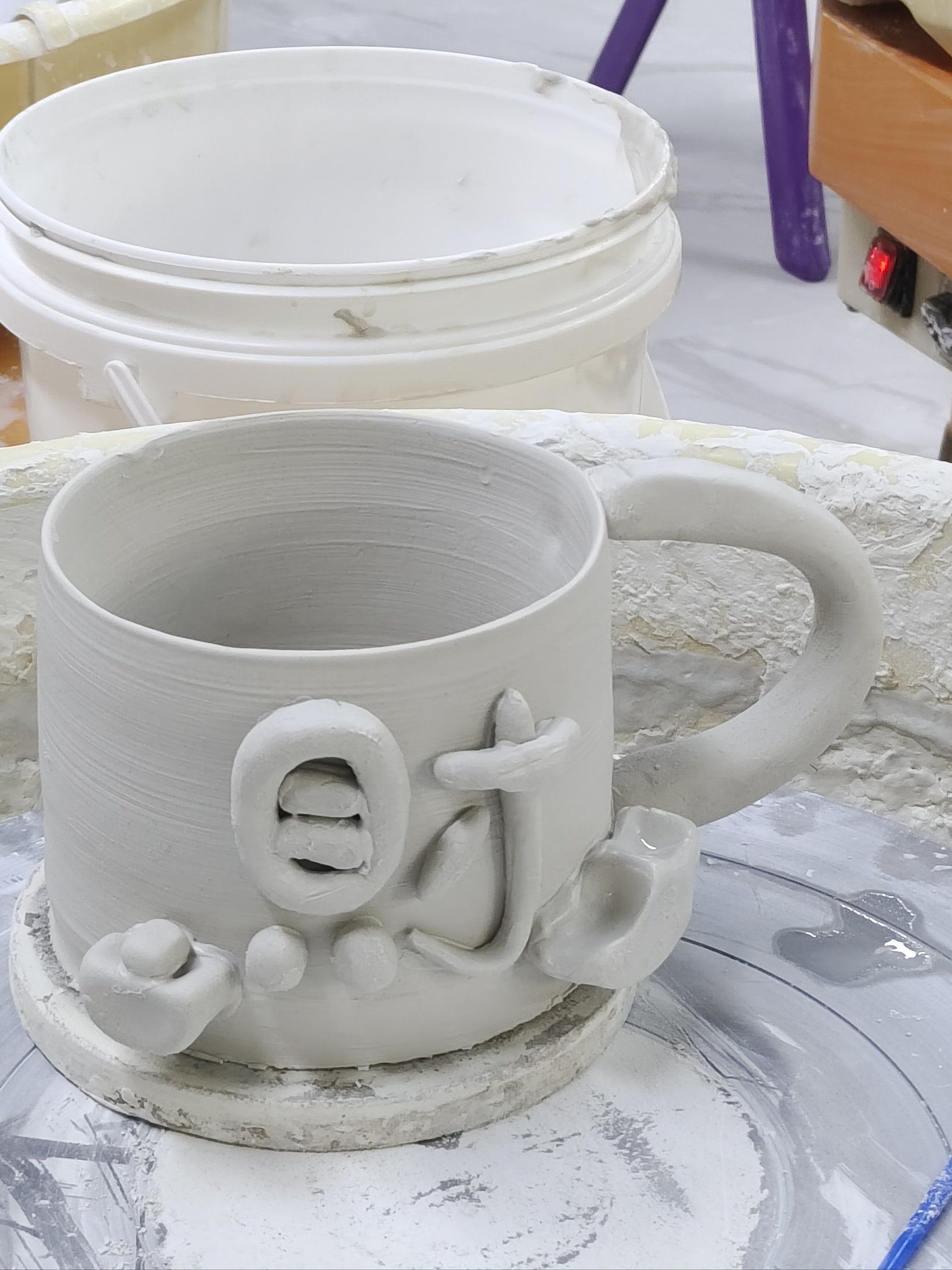 啦啦啦今天去做陶瓷杯啦\n环境很ok,很干净整洁\n姐姐也超级有耐心