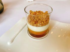 椰奶冻混合果酱柠檬脆酥椰丝蛋白条-Jean Georges