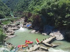 -安吉龙王山峡谷漂流