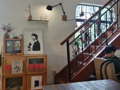 -彳亍咖啡·这里(水湾路店)