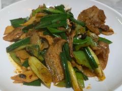 回锅肉-渝信川菜 · 川味家常菜(财富购物中心店)