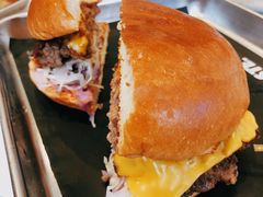 -TRIPS BURGER(大钟寺店)