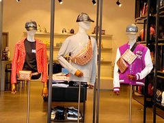 -MCM(比斯特上海购物村店)