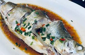 White Bream in Qianjiang Waves