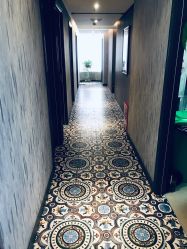 -PE SALON
