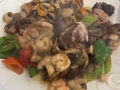 -鑫渔港海鲜本地菜·山海关浑锅(东戴河店)