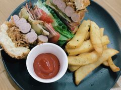 -HELLO 27 意面·沙拉·帕尼尼