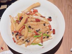 金牌土豆丝-吃饭皇帝大土家民族菜(正大广场店)