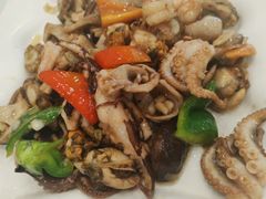 -鑫渔港海鲜本地菜·山海关浑锅(东戴河店)
