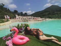 -十万大山布透温泉