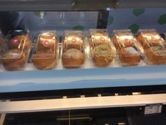 叉烧肉松面包-白玉兰食品(中山公园龙之梦店)