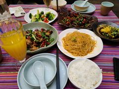 -香巴拉云南餐厅(华莱坞店)