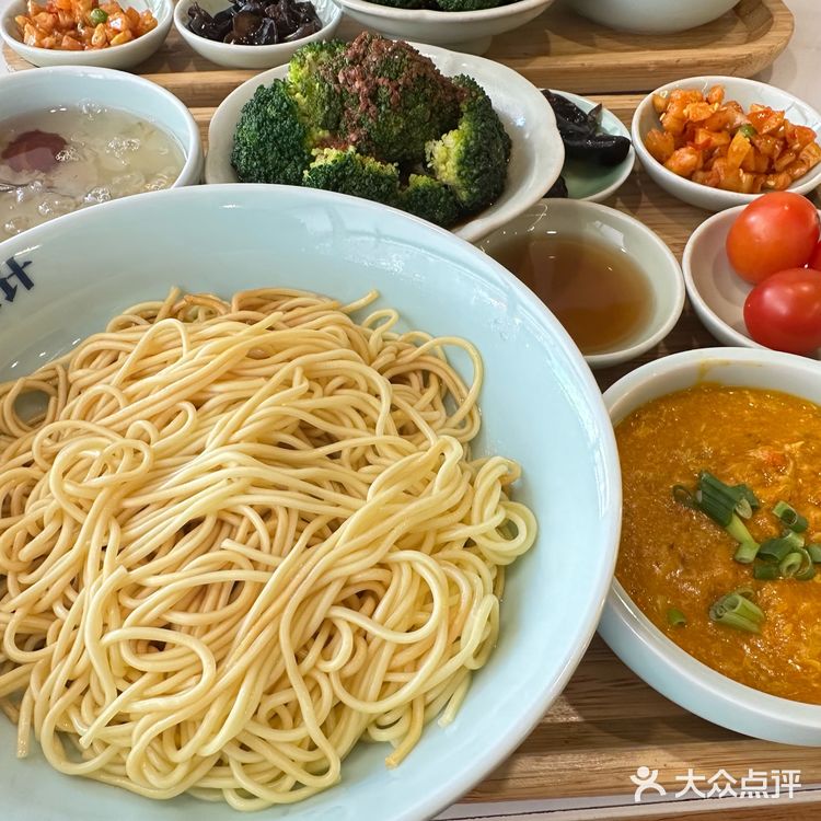 爱上这碗满满的蟹黄面